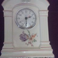 Часовник за камина , порцеланов , снимка 1 - Антикварни и старинни предмети - 18419182