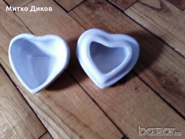 Керамично сърчице старо за бижута и украса, снимка 3 - Други ценни предмети - 20437378
