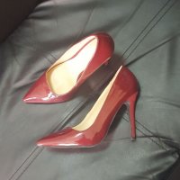 Лачени обувки Zara, снимка 1 - Дамски обувки на ток - 23764208