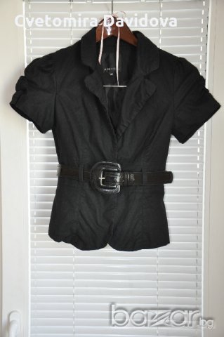 Късо сако с колан