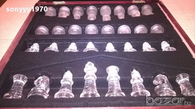 Нов стъклен шах в красива дървена кутия-внос швеицария, снимка 4 - Антикварни и старинни предмети - 16433354