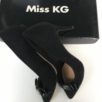 Елегантни черни велурени обувки Kurt Geiger номер 37 и номер 40, снимка 4 - Дамски обувки на ток - 24280076