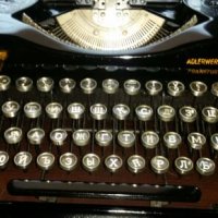 Пишеща машина ADLER, снимка 4 - Антикварни и старинни предмети - 23583234