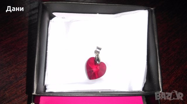 Сърце червено кристал сваровски , снимка 3 - Колиета, медальони, синджири - 23526356