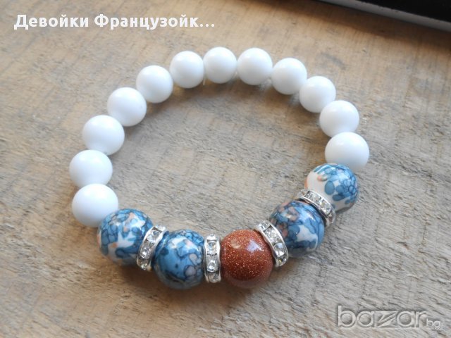 Гривна от естествени камъни - Бяло и синьо, снимка 3 - Гривни - 8584565