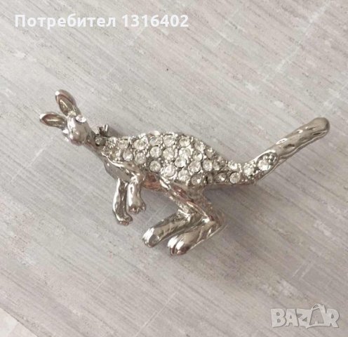 Брошка с камъчета, снимка 1