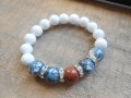 Гривна от естествени камъни - Бяло и синьо, снимка 3
