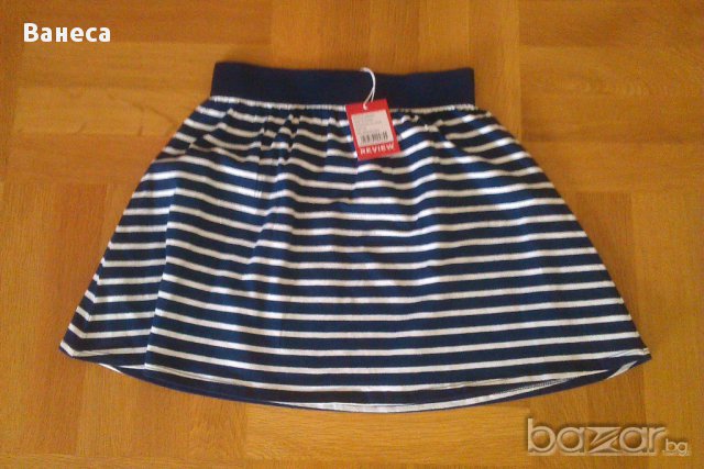 нова пола на REVIEW