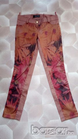 Дамски панталон флорални мотиви, снимка 1 - Панталони - 18280360
