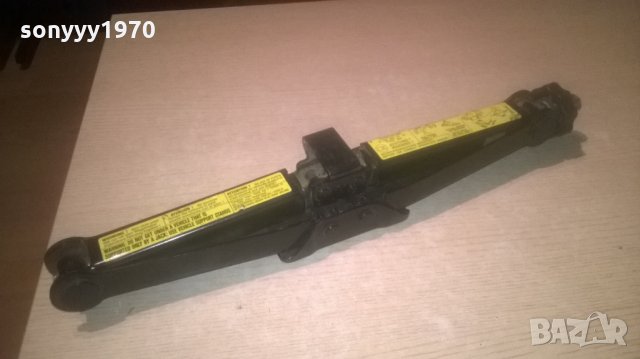 daimler ag-крик за джип на мерцедес или др-внос швеицария