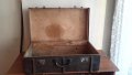 Старинен куфар със обков метал и дърво има забележки , снимка 8