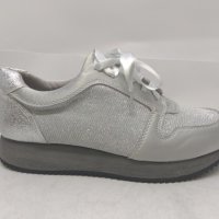 Дамски спортни обувки на платформа, снимка 1 - Кецове - 24718906
