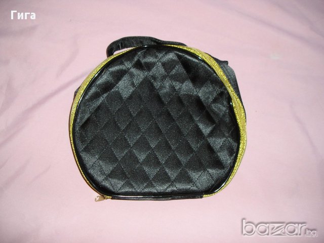 Сатенен козметичен несесер