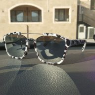 Слънчеви очила хитов модел два цвята промо цена !, снимка 4 - Слънчеви и диоптрични очила - 13970273