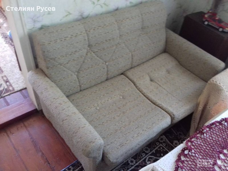 диван 3ка + 2ка + 2 фотьойла  -цена общо 200лв -2ка и 3ка дивани разтягащи се (стават на легла)с мат, снимка 1