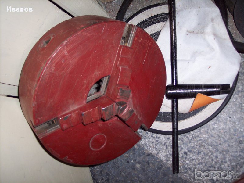 Универсал - патронник за струг и ключове за патронник продавам, снимка 1