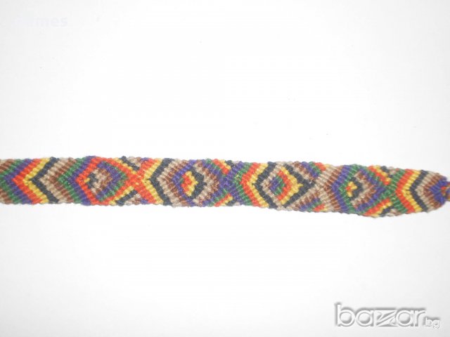 Ръчно плетена гривна с мексикански мотиви