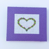 Картичка с бродерия ,,Сърце цветно венче", снимка 5 - Романтични подаръци - 24461907