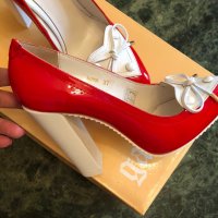 Обувки бяло и червено Galliano, снимка 2 - Дамски обувки на ток - 21679873