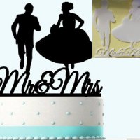 #2 Бягащи младоженци надпис Mr &Mrs черен бял твърд топер украса сватбена торта сватба декор, снимка 1 - Други - 19613937