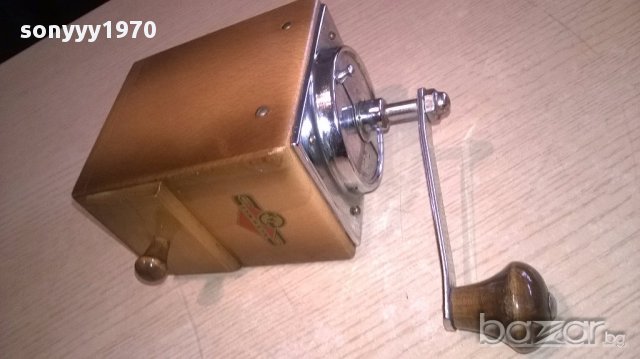 Kym=kym-красива ретро мелница-17х11х8см-внос швеицария, снимка 9 - Антикварни и старинни предмети - 18137449