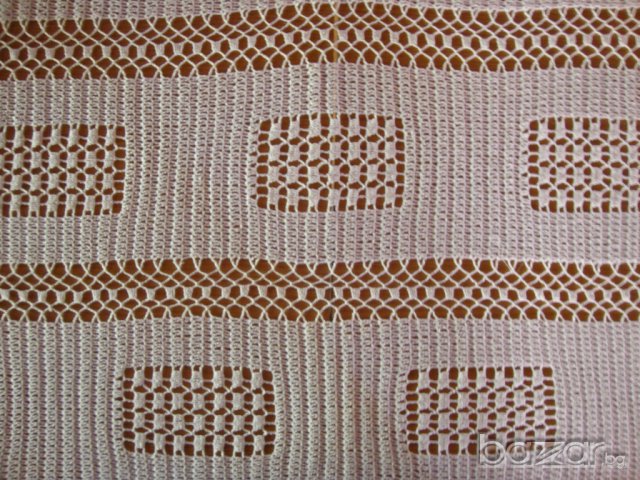 Ръчно плетена покривка, снимка 2 - Покривки за маси - 7827598