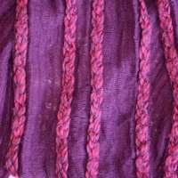 Дамски вълнен шал в лилаво и виолетово, снимка 2 - Шапки - 23437826