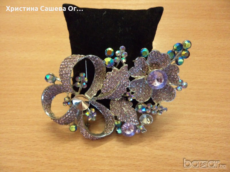 Брошка с ПОЛУСКЪПОЦЕННИ КАМЪНИ, снимка 1