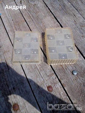 Стара пластмасова кутия, снимка 3 - Антикварни и старинни предмети - 18965252