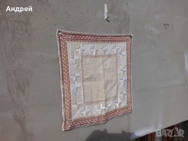 Стара бродирана покривка, снимка 3 - Антикварни и старинни предмети - 23276180