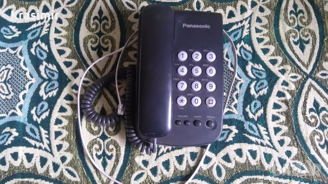 Домашен телефон PANASONIC , снимка 1 - Стационарни телефони и факсове - 22920383