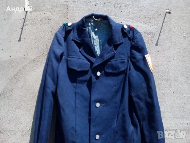 Стара ученическа куртка, снимка 2 - Антикварни и старинни предмети - 22066370