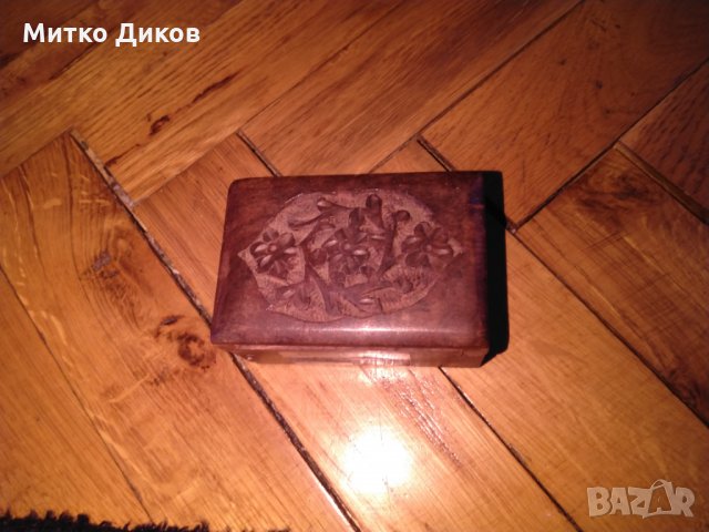 Малка дървена кутия дърворезба център, снимка 1 - Декорация за дома - 24590460