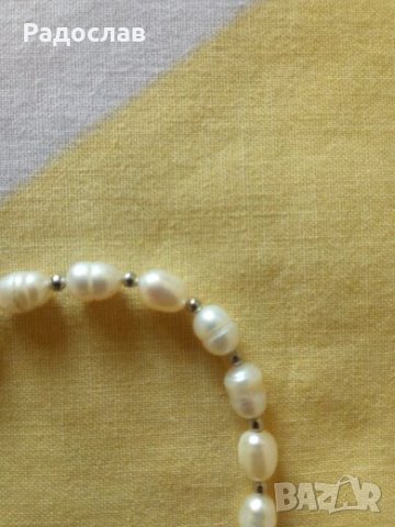 гривна от естествени перли и метални мъниста, снимка 3 - Гривни - 22632363