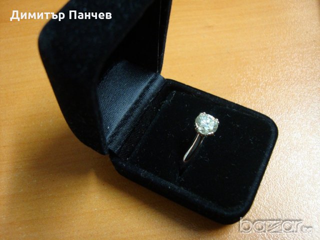 Дамски пръстен с диамант, снимка 7 - Пръстени - 19789646