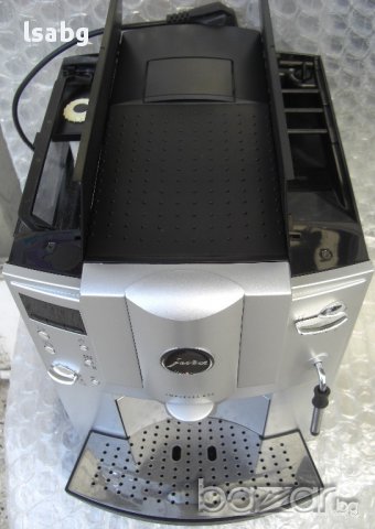 Кафемашина (робот) Jura Impressa E70 с гаранция, снимка 2 - Кафемашини - 11676358
