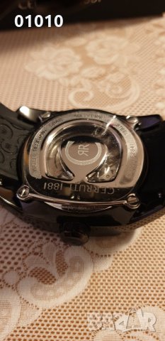 Cerruti автоматичен часовник перфектен като нов оригинален, снимка 4 - Мъжки - 25632027