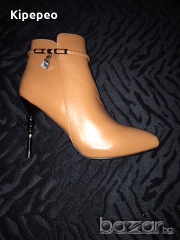 Нови боти+подарък Zara пола коприна, снимка 2 - Дамски боти - 20743083