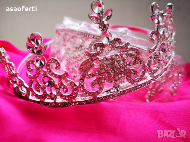 Красива Луксозна корона за глава с множество нежни кристали🤩💃😍 , снимка 12 - Аксесоари за коса - 25982883