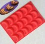 18 сладки бисквитки ванилени кравайчета рохлички полумесеци усмивки силиконов молд форма за сладки, снимка 1 - Форми - 24549336