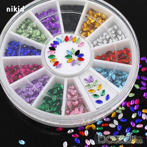 3D овални цветни камъчета фигурки декорация за нокти маникюр в кутия