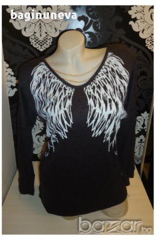 Дамска сива блуза с криле на нея и синджирчета-размер-Л-ХЛ, снимка 1 - Блузи с дълъг ръкав и пуловери - 10371743