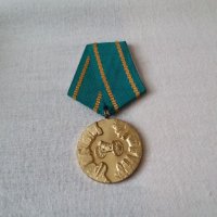 Ордени и медали, снимка 5 - Антикварни и старинни предмети - 18750404