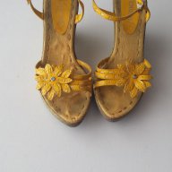 Жълти сандали на платформа, номер 39, снимка 2 - Сандали - 17837999