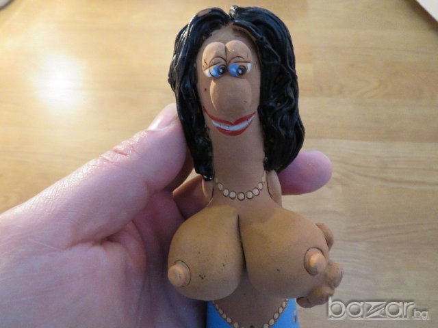 Керамична фигурка - Една  българска с големи гърди  18 + , еротика, снимка 2 - Декорация за дома - 21462147