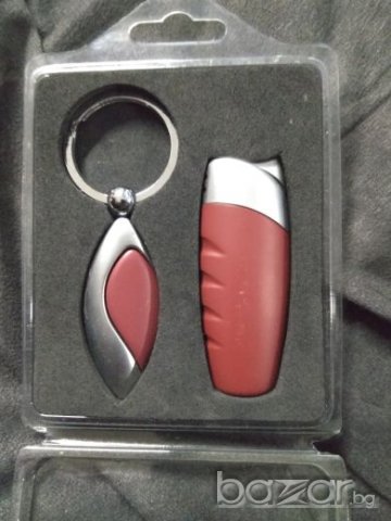 Дамски подаръчен комплект от ключодържател и запалка! Ново!
