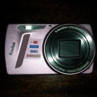 Продавам цифрови фотоапарати Кодак и Сони