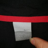 Nike тънко яке спорт, оригинал, снимка 3 - Спортни дрехи, екипи - 24657110