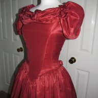 Бална рокля във викториански стил вишнев цвят, снимка 12 - Рокли - 11690479