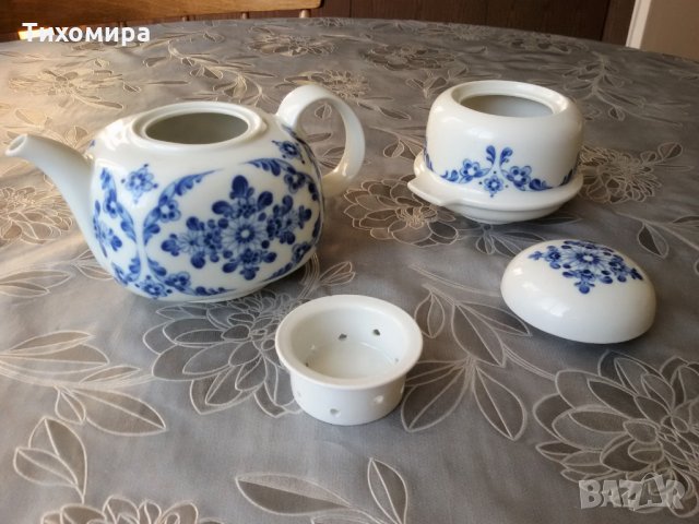 Немски порцеланов чайник с двойна цедка, снимка 1 - Сервизи - 25856151